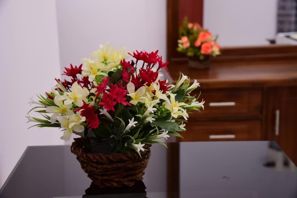 Saru Holiday Apartment - Upto 6 Guests Канді Екстер'єр фото