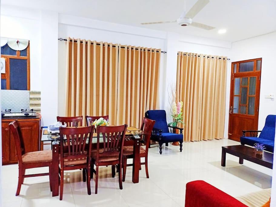Saru Holiday Apartment - Upto 6 Guests Канді Екстер'єр фото