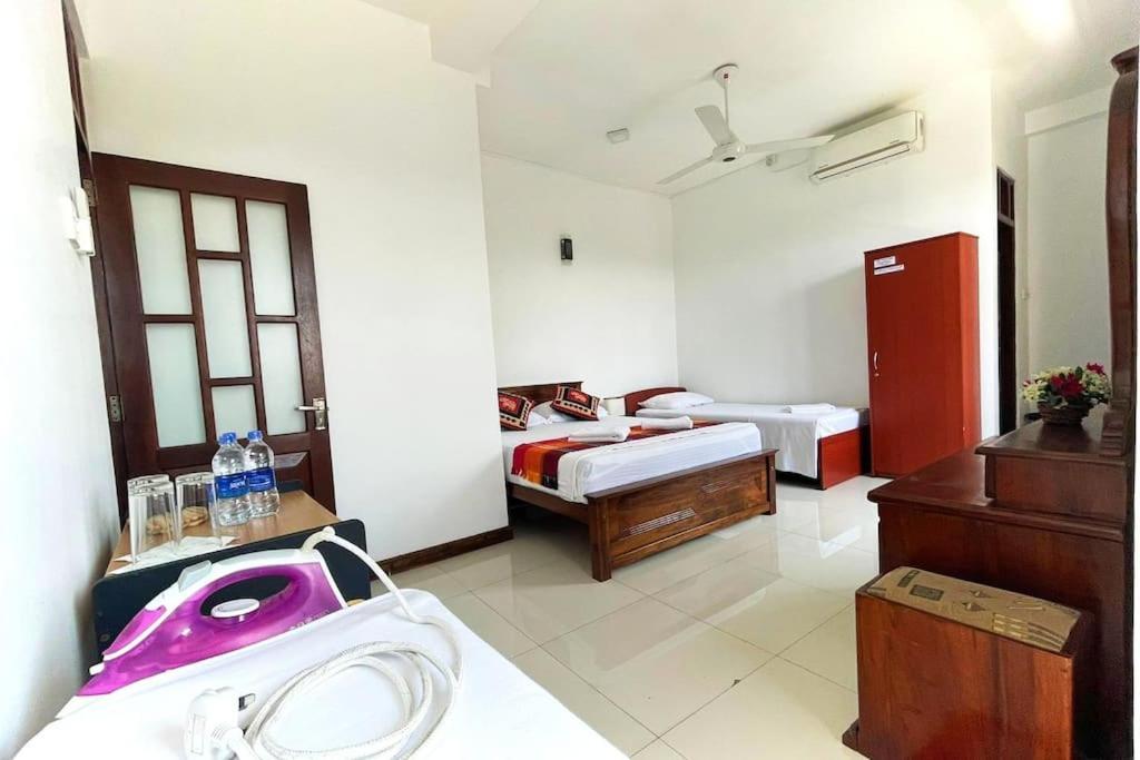 Saru Holiday Apartment - Upto 6 Guests Канді Екстер'єр фото