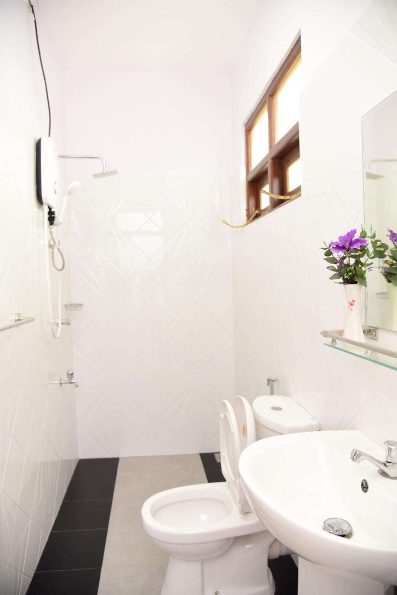 Saru Holiday Apartment - Upto 6 Guests Канді Екстер'єр фото
