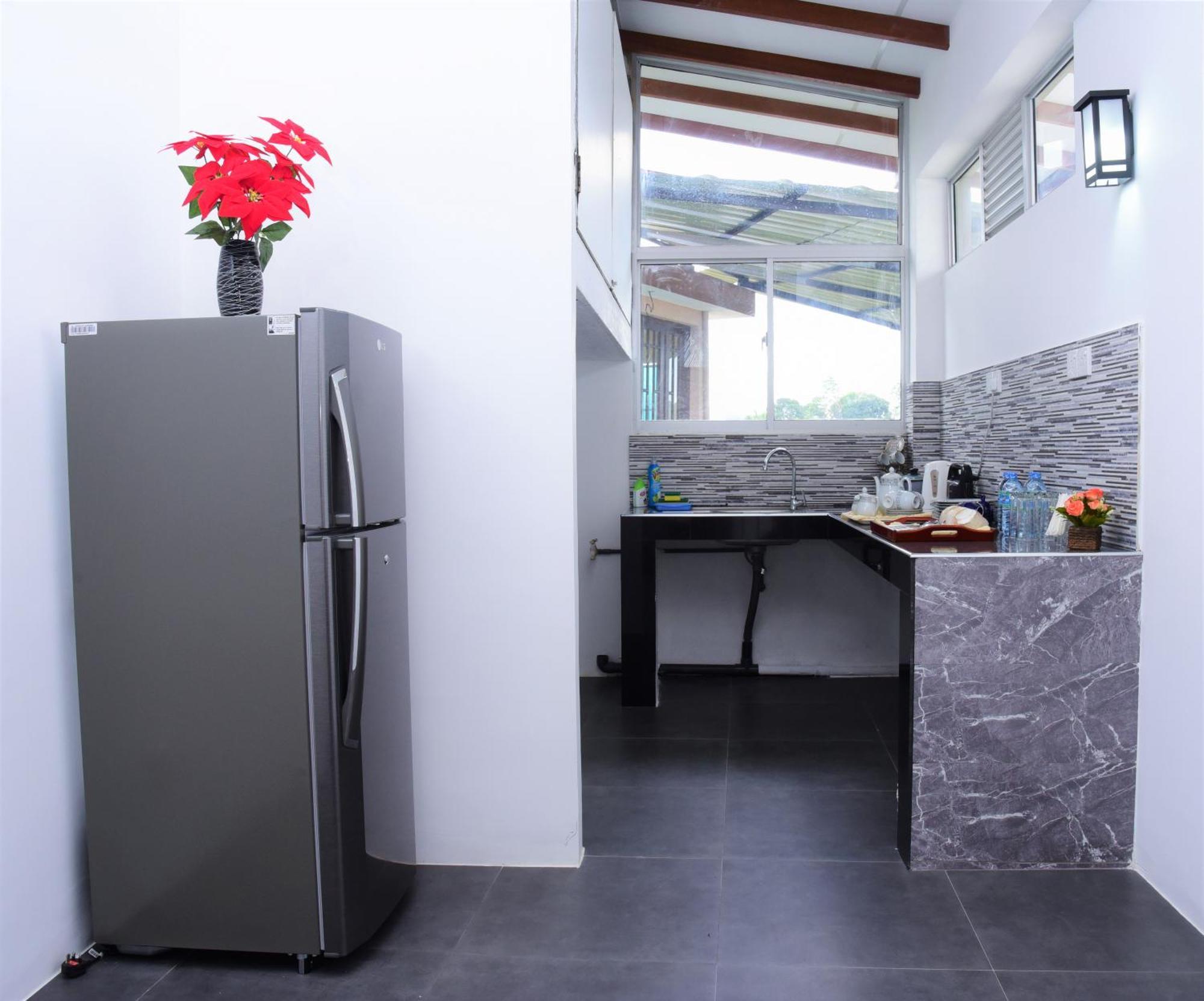 Saru Holiday Apartment - Upto 6 Guests Канді Екстер'єр фото